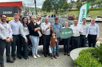 Sicredi Grandes Lagos PR/SP entrega Ford Ranger zero km ao ganhador da Campanha Sorte Premiada